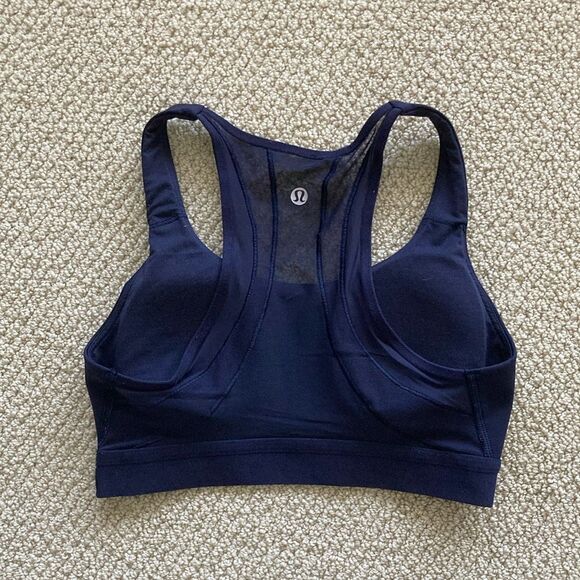 LULULEMON Fresh in Mesh Sports Bra Midnight Blue B/C RARE Size 4 Like New - Picture 5 of 9
